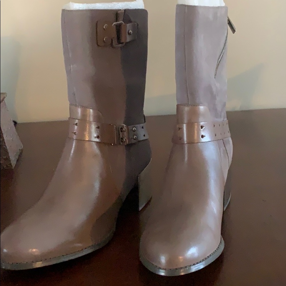 Gray Daniblack Wedged Boots
